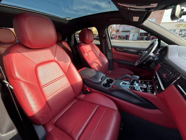Photo of 2022 White Porsche Cayenne