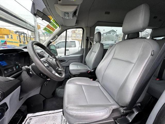Photo of 2016 White Ford Transit-350
