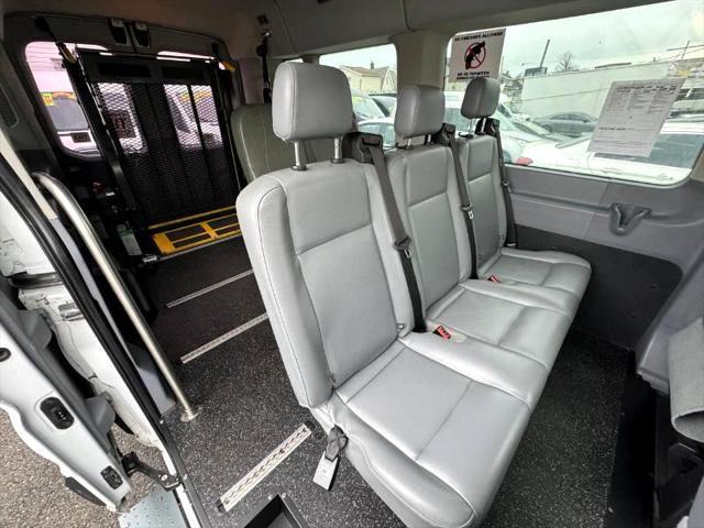 Photo of 2016 White Ford Transit-350