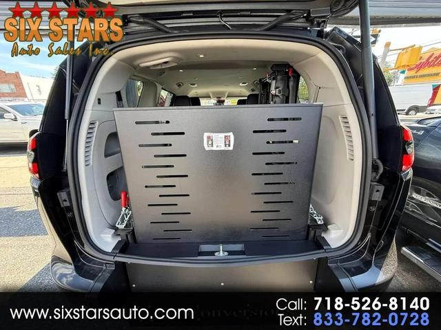 Photo of 2023 Black Chrysler Pacifica
