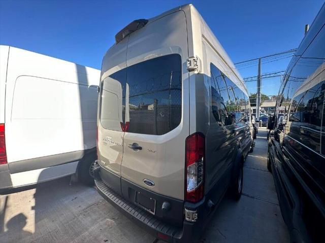 Photo of 2018 Gold Ford Transit-350