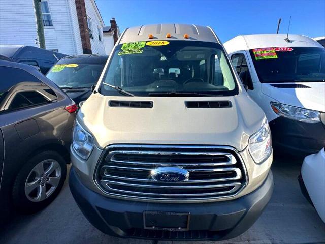 Photo of 2018 Gold Ford Transit-350