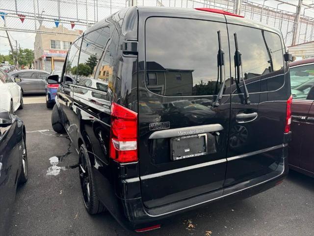 Photo of 2018 Black Mercedes-Benz Metris