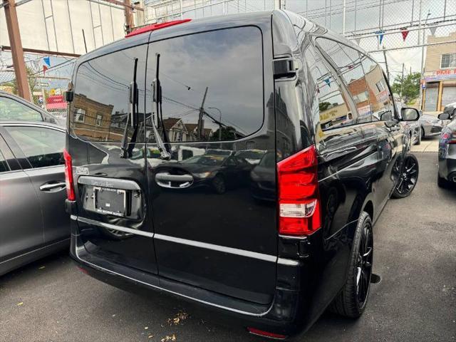 Photo of 2018 Black Mercedes-Benz Metris