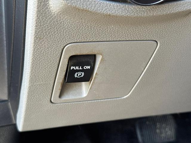 Photo of 2017 Oxford White Ford F-150