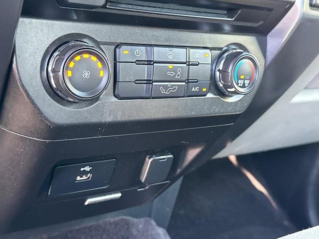 Photo of 2017 Oxford White Ford F-150
