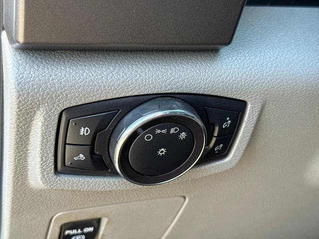 Photo of 2017 Oxford White Ford F-150