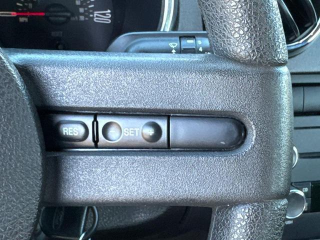 Photo of 2009 Silver Ford Mustang