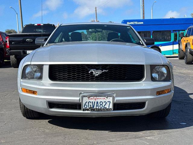 Photo of 2009 Silver Ford Mustang