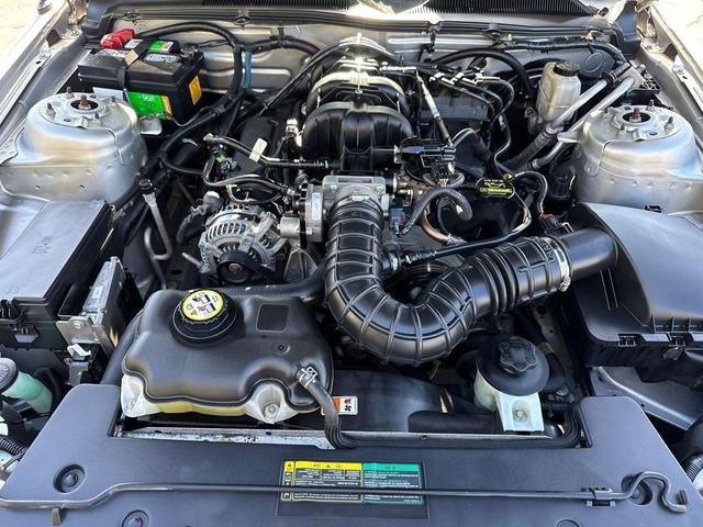 Photo of 2009 Silver Ford Mustang