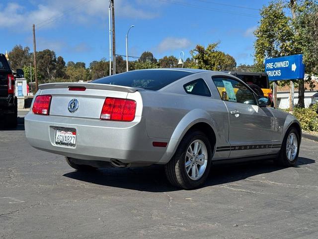 Photo of 2009 Silver Ford Mustang
