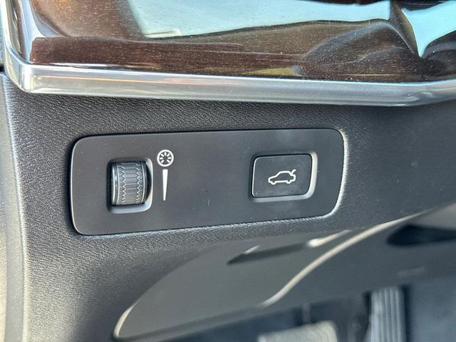 Photo of 2019 Bursting Blue Metallic Volvo XC90