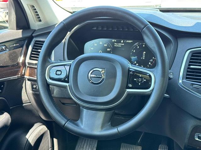 Photo of 2019 Bursting Blue Metallic Volvo XC90