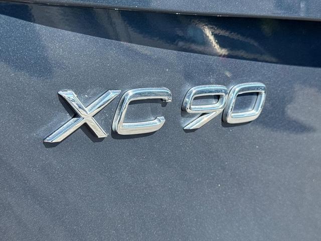 Photo of 2019 Bursting Blue Metallic Volvo XC90