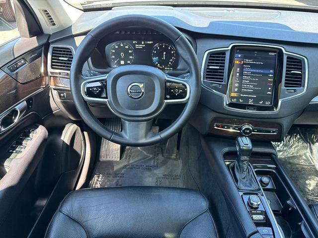 Photo of 2019 Bursting Blue Metallic Volvo XC90