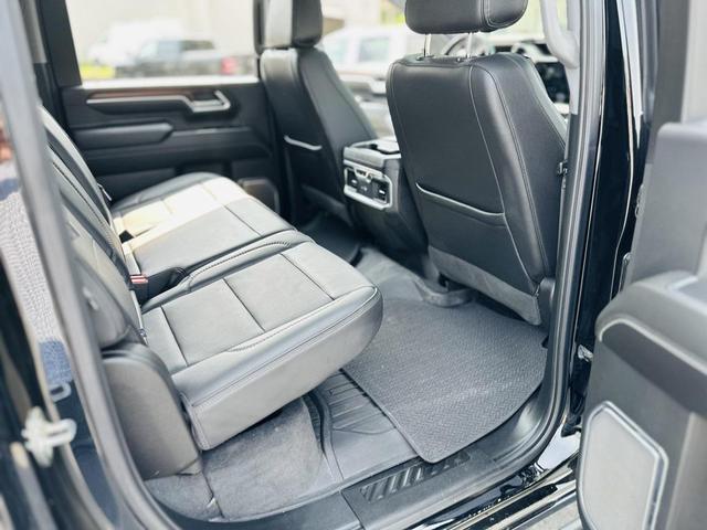 Photo of 2024 Onyx Black GMC Sierra 2500