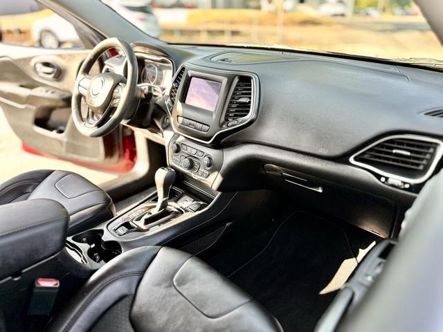 Photo of 2021 Velvet Red Pearlcoat Jeep Cherokee