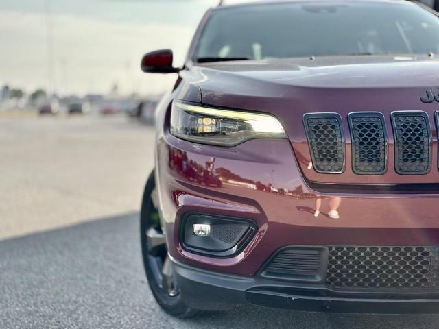 Photo of 2021 Velvet Red Pearlcoat Jeep Cherokee