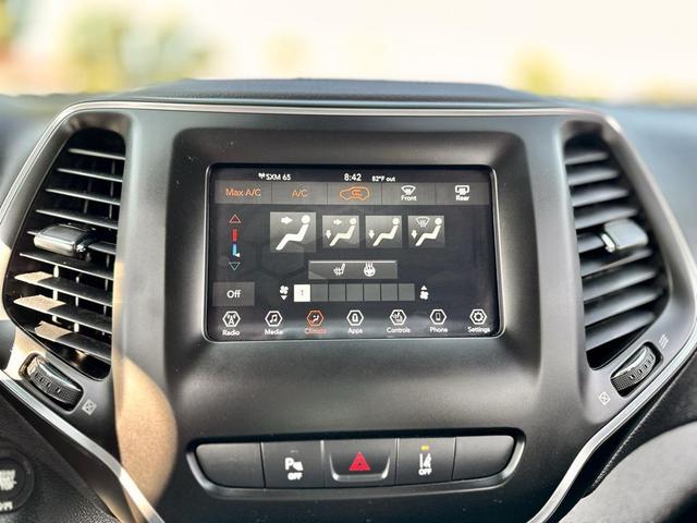 Photo of 2021 Velvet Red Pearlcoat Jeep Cherokee