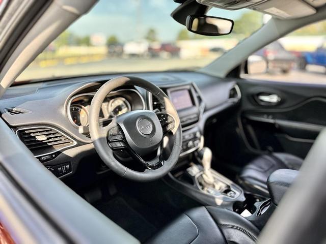 Photo of 2021 Velvet Red Pearlcoat Jeep Cherokee