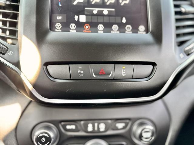 Photo of 2021 Velvet Red Pearlcoat Jeep Cherokee