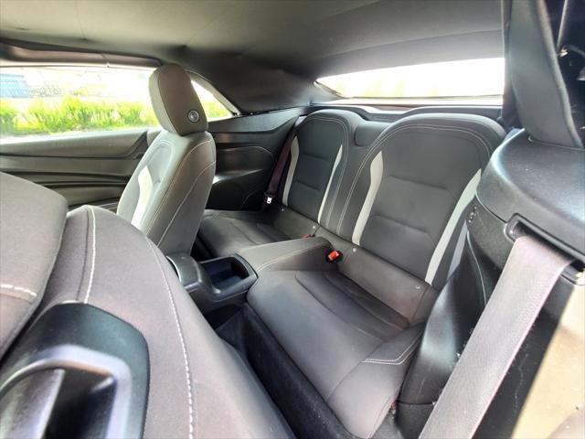 Photo of 2017 Silver Ice Metallic Chevrolet Camaro