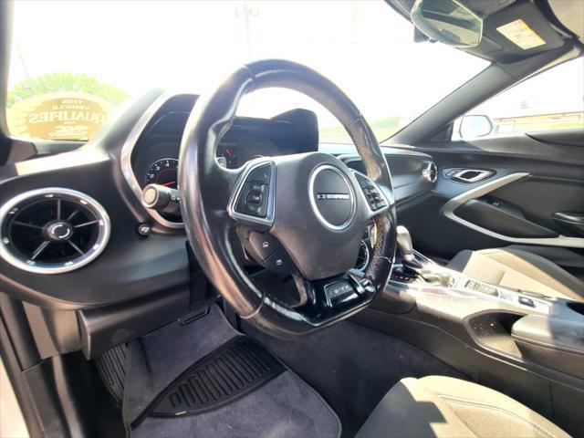 Photo of 2017 Silver Ice Metallic Chevrolet Camaro