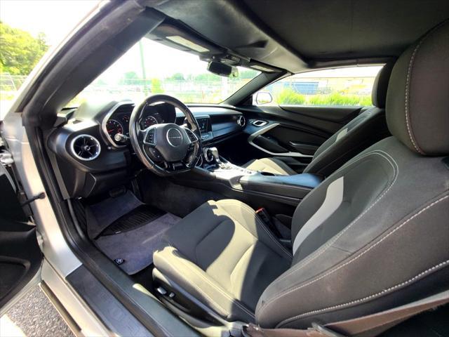 Photo of 2017 Silver Ice Metallic Chevrolet Camaro