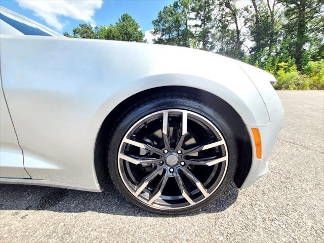 Photo of 2017 Silver Ice Metallic Chevrolet Camaro
