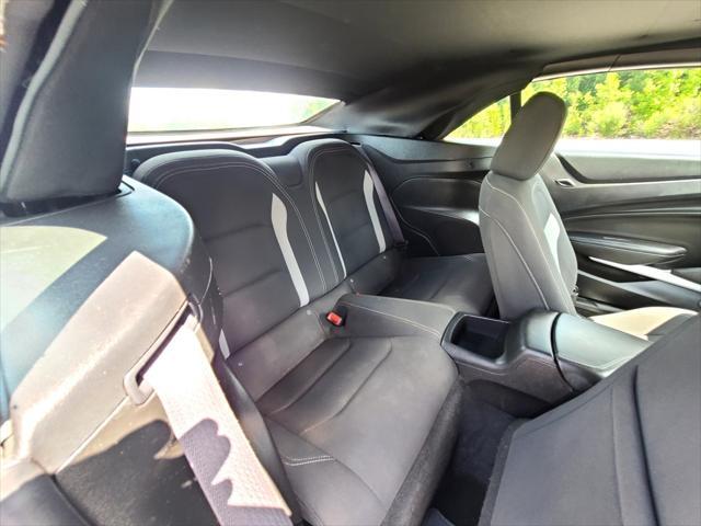 Photo of 2017 Silver Ice Metallic Chevrolet Camaro