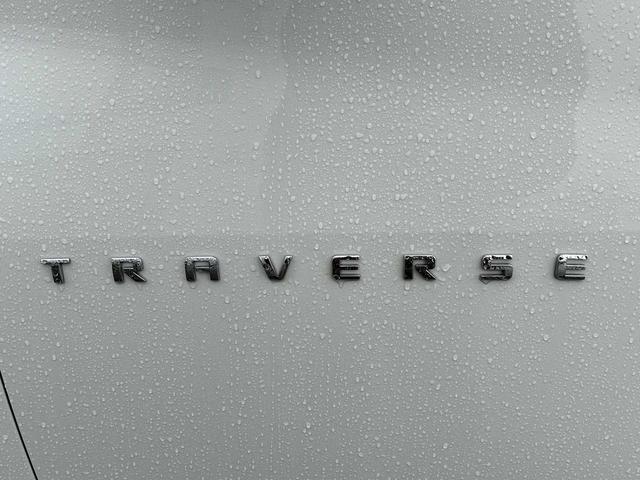 Photo of 2023 Summit White Chevrolet Traverse