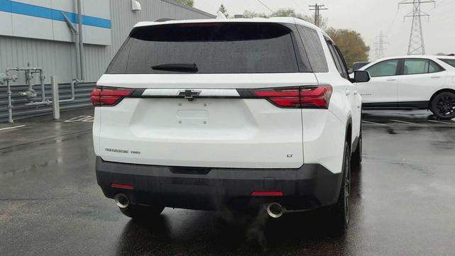 Photo of 2023 Summit White Chevrolet Traverse