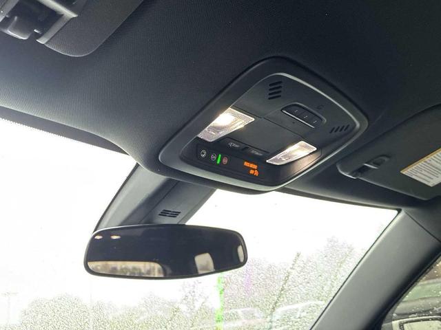 Photo of 2023 Summit White Chevrolet Traverse