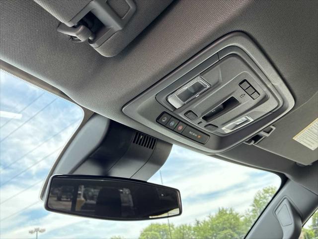 Photo of 2022 Glacier Blue Metallic Chevrolet Silverado 1500