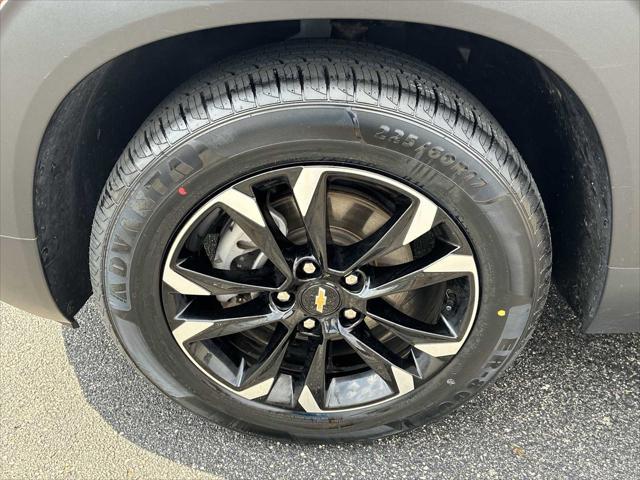 Photo of 2022 Summit White Chevrolet Trailblazer