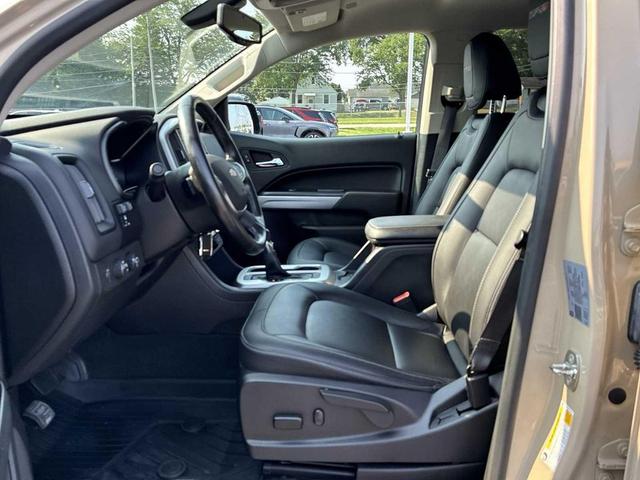 Photo of 2022 Sand Dune Metallic Chevrolet Colorado
