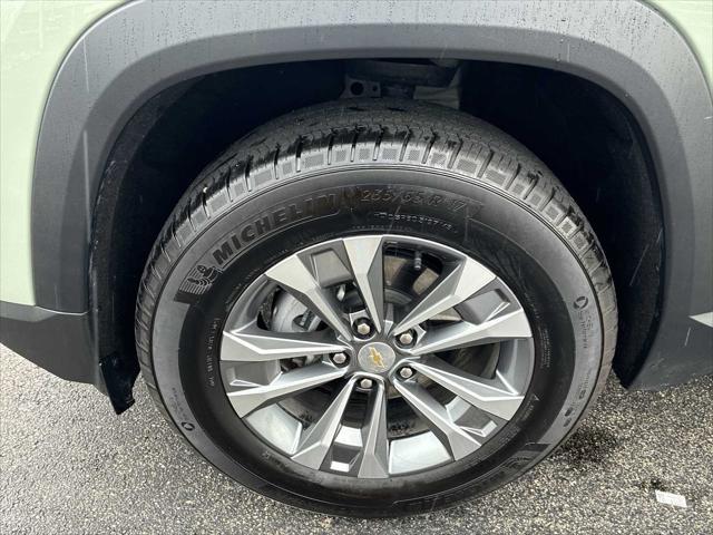 Photo of 2025 Cacti Green Chevrolet Equinox