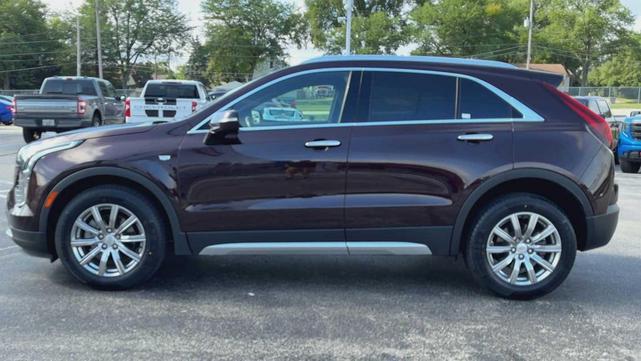 Photo of 2021 PURPLE Cadillac XT4