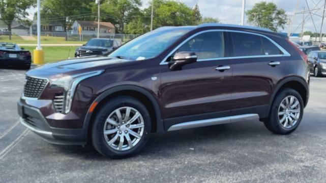 Photo of 2021 PURPLE Cadillac XT4