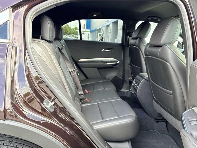 Photo of 2021 PURPLE Cadillac XT4