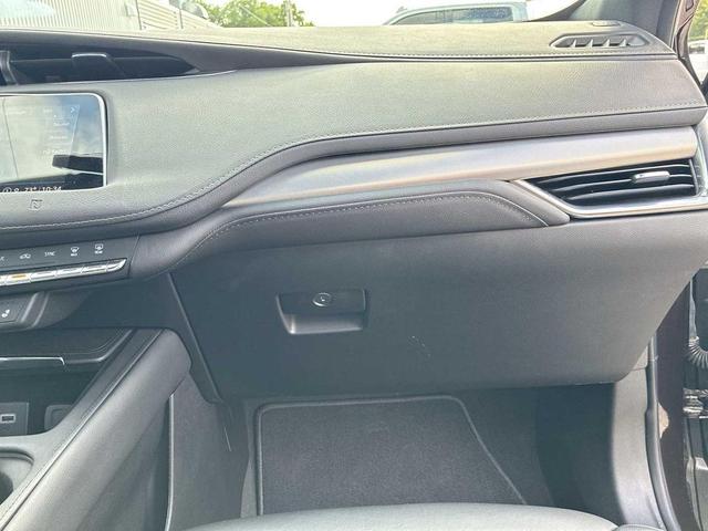 Photo of 2021 PURPLE Cadillac XT4