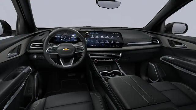 Photo of 2026 White Chevrolet Traverse