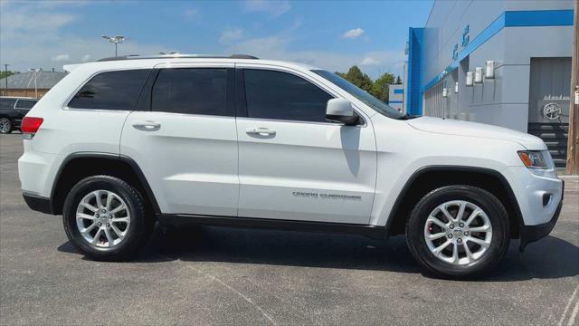 Photo of 2015 Bright White Clearcoat Jeep Grand Cherokee