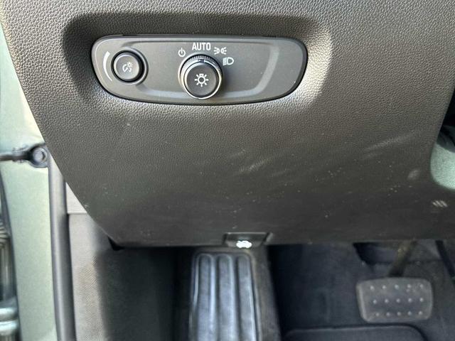 Photo of 2023 Silver Sage Metallic Chevrolet Traverse