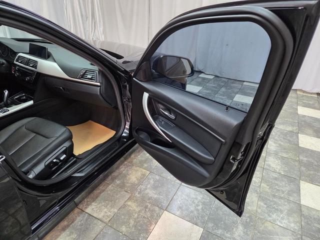 Photo of 2017 Black BMW 320
