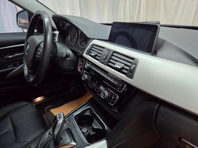 Photo of 2017 Black BMW 320