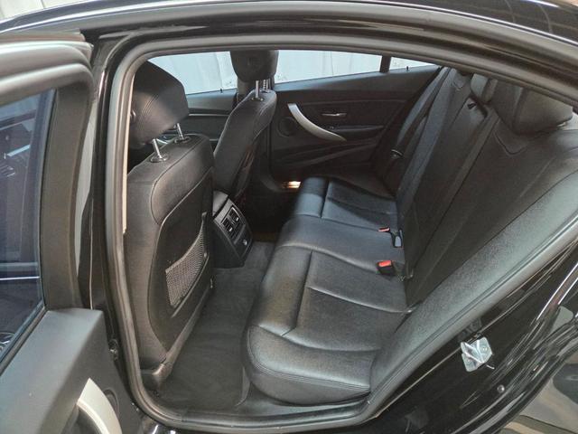 Photo of 2017 Black BMW 320