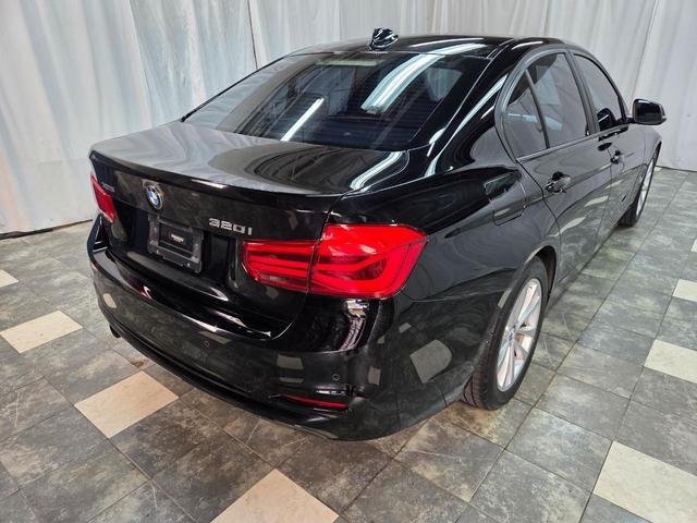 Photo of 2017 Black BMW 320