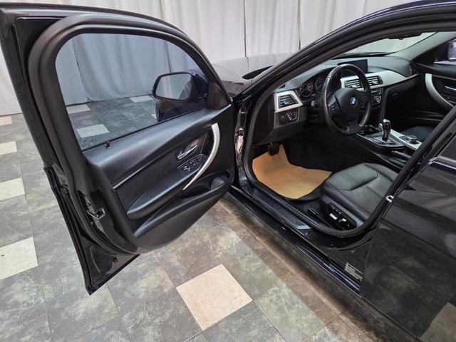 Photo of 2017 Black BMW 320