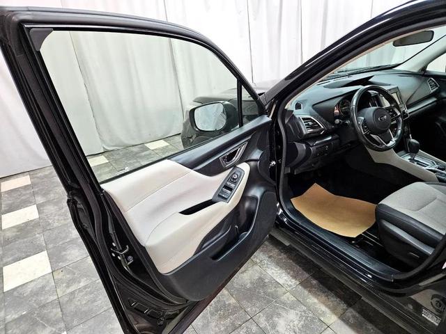 Photo of 2019 Crystal Black Silica Subaru Forester